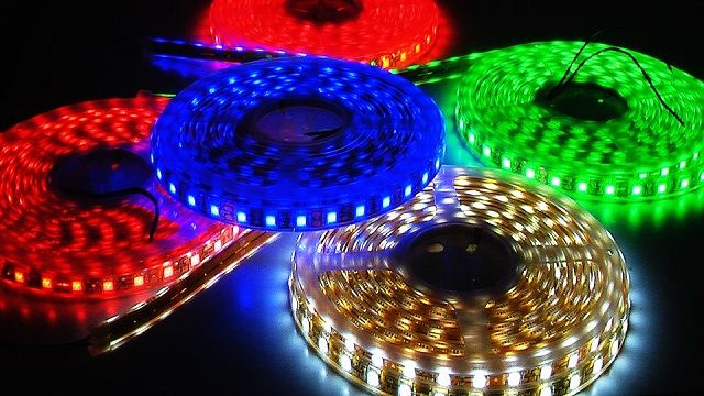 Cách dán đèn led dây lên tường 1 Chi Tiet Ve Huong Dan Cach Dan Den Led Day Len Tuong 1